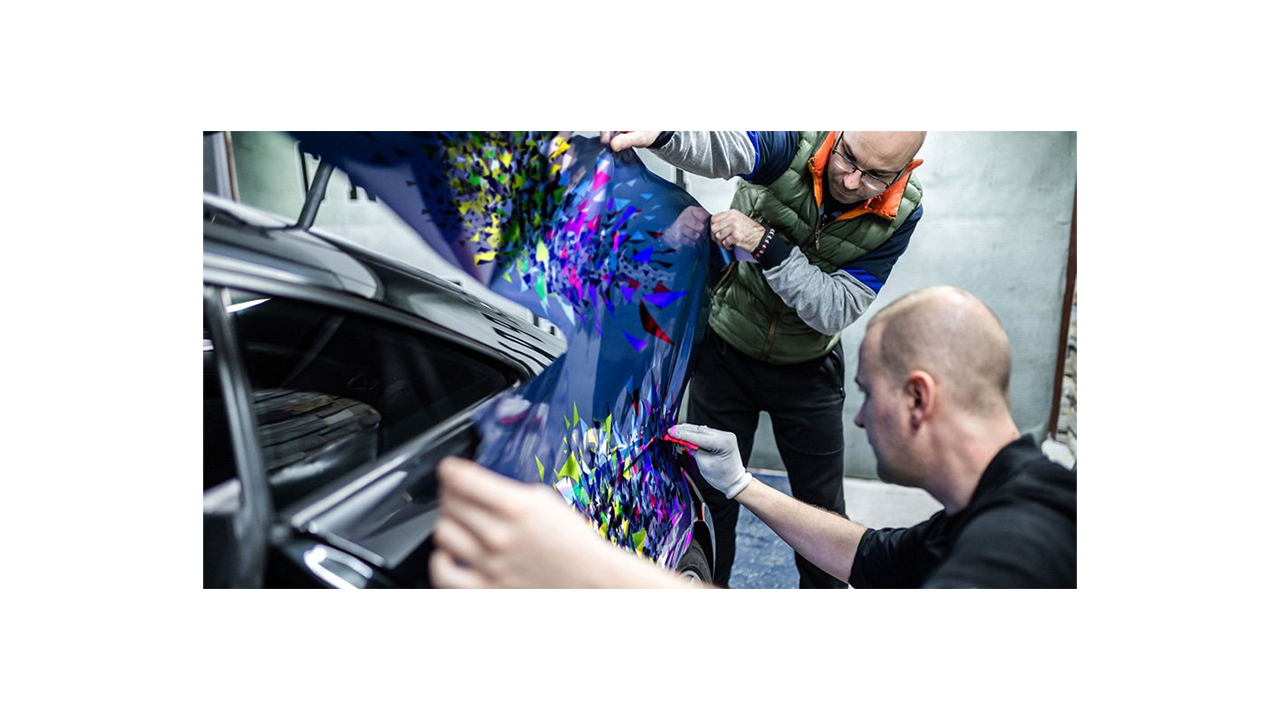 Racing ahead in vehicle wrapping with HP Latex technology